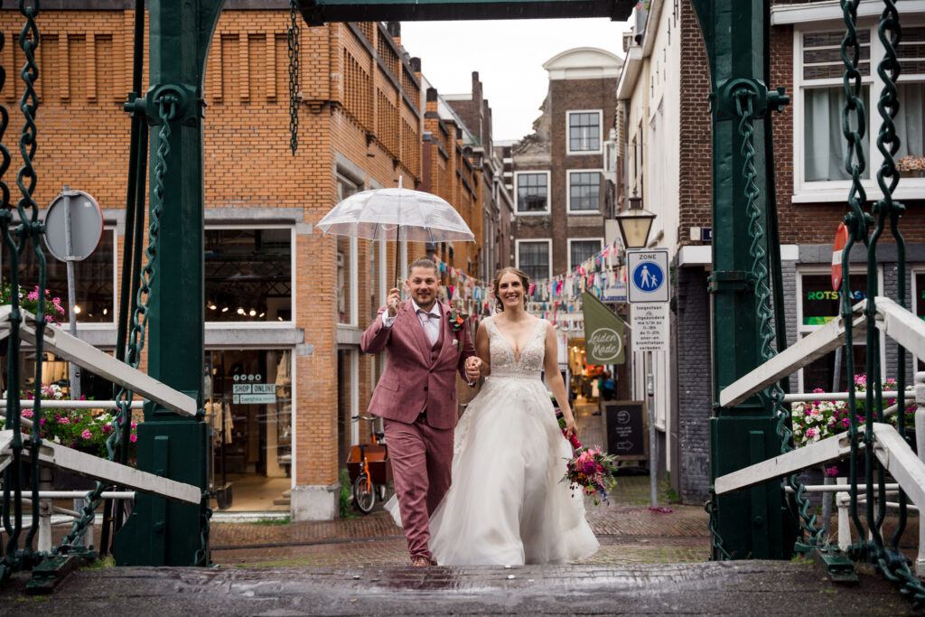 Bruiloft op het strand, Katwijk aan Zee, Surf en Beach, Bruidsfotograaf, Strandbruiloft, Liefdesverhaal, Trouwceremonie, Huwelijksfotografie