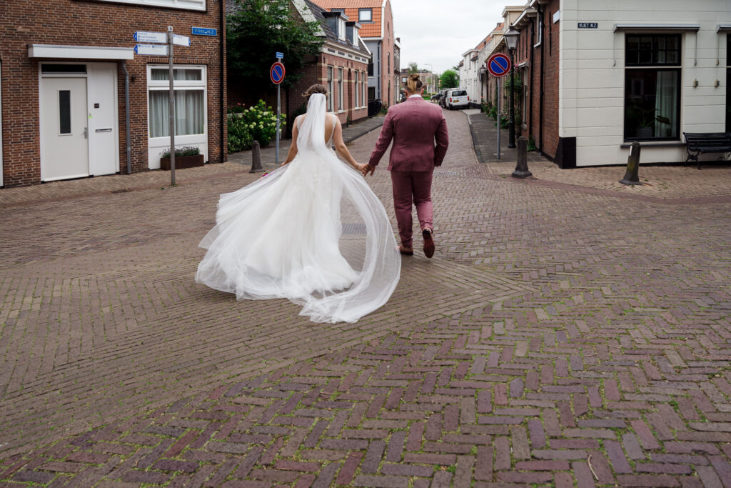 Bruiloft op het strand, Katwijk aan Zee, Surf en Beach, Bruidsfotograaf, Strandbruiloft, Liefdesverhaal, Trouwceremonie, Huwelijksfotografie